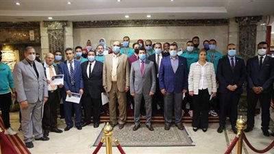 وزير الرياضة يُكرم منتخب مصر لرفع الأثقال للمكفوفين