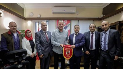 الأهلي يوقع بروتكول تعاون مع الهيئة العامة لتعليم الكبار