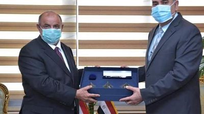 وزير الطيران المدني يبحث فرص التدريب في النقل الجوي