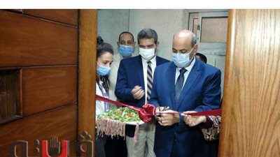 رئيس جامعة المنيا يفتتح أعمال تطوير مكتبة كلية التربية الفنية