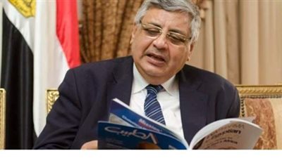 عوض تاج الدين يكشف حقيقة دخول مصر الموجة الثانية لكورونا