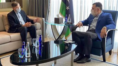 السفير الأمريكي في ليبيا يتمنى بقاء السراج في منصبه لفترة أطول