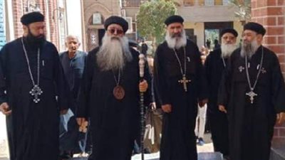 الأنبا تكلا يدشن مذابح وأيقونات كنيسة دير القديس الأنبا بلامون