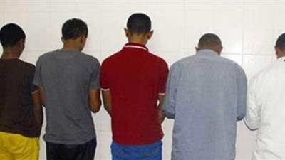 ضبط  تشكيل عصابى انتحل صفة الشرطة لسرقة متعلقات المواطنين بالسلام