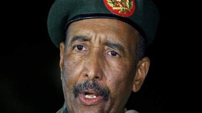 رئيس مجلس السيادة السوداني يصل القاهرة