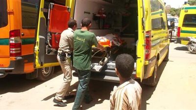 بالأسماء.. إصابة 23 شخصا في تصادم ميكروباص وسيارة نقل ببني سويف