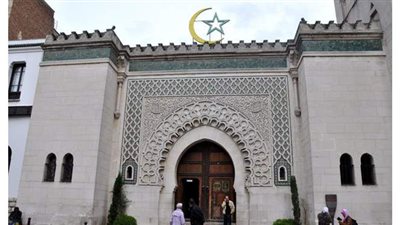 فرنسا تغلق مسجدا بدعوى مشاركته في 