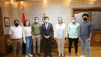 وزير الرياضة يلتقي شباب مبادرة التوعية بركوب الدراجات