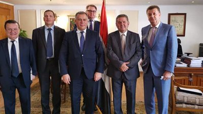 وزير قطاع الأعمال يبحث التعاون مع نائب رئيس مكتب الرئاسة الأوكرانية