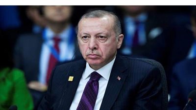 بعد تهاوي سعر الليرة.. صحيفة ألمانية: تركيا معرضة للانهيار..  وأردوغان يسير بالبلاد إلى كارثة