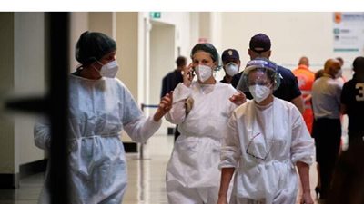 ملبورن تعاود فتح المطاعم بعد شهور من قيود كورونا