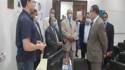 رئيس جامعة بنها يتفقد خدمات سفارة المعرفة