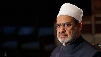 شيخ الأزهر:  محمد  بنصّ القرآن الكريم يجري شعاعه في دمائنا وقلوبنا
