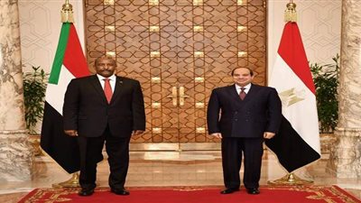 رئيس مجلس السيادة السوداني يغادر القاهرة عقب لقاء السيسي