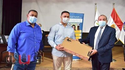 جامعة بني سويف تهدي أول الثانوية العامة 