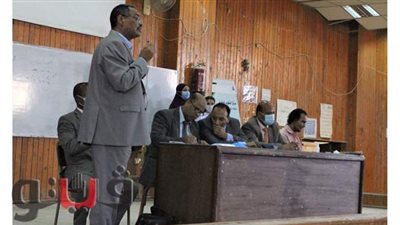 ندوة بمركز التطوير الوظيفي بجامعة جنوب الوادي بالتعاون مع جهاز تنمية المشروعات الصغيرة