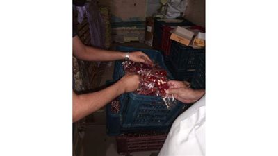 إعدام 3195 كيلو حلوى مولد مختلفة و70 لتر عصائر وألبان في حملة صحية بالدقهلية