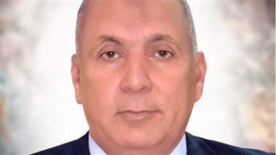 الزملوط يوجه بتسكين الطالبات المغتربات في جامعة الوادي الجديد بفندق الرياضيين بالخارجة