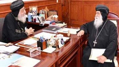 البابا تواضروس يستقبل رئيس دير الأنبا باخوميوس الشايب بالأقصر