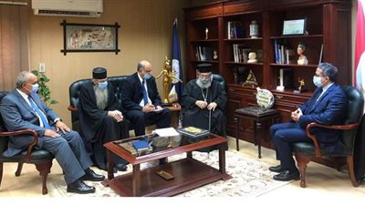 وزير السياحة والآثار يناقش مع رئيس دير سانت كاترين أعمال مشروع التطوير