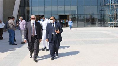 محافظ جنوب سيناء يتفقد الاستعدادات النهائية لافتتاح بعض المشروعات بشرم الشيخ