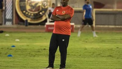 موسيماني يعقد محاضرة نظرية للاعبي الأهلي