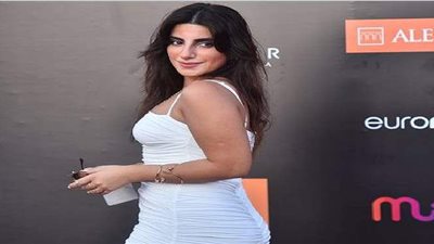 شاهد إطلالة جورجينا طواف بالسجادة الحمراء لمهرجان الجونة | فيديو وصور