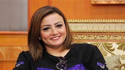 وصلة رقص لبشرى مع عرائس مهرجان الجونة | فيديو