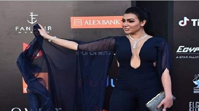 إطلالة رقيقة لمريهان حسين علي السجادة الحمراء لمهرجان الجونة | فيديو وصور