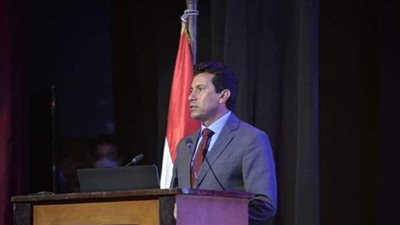 فاروق جعفر يطالب وزير الرياضة بالتهدئة بين جماهير القطبين