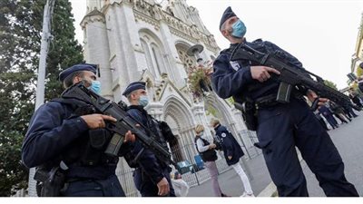 الشرطة الفرنسية تحتجز رجلًا للاشتباه في صلته بمنفذ هجوم نيس