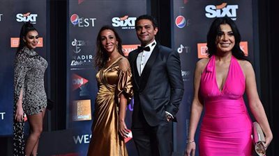 بدء توافد النجوم على السجادة الحمراء بحفل ختام مهرجان الجونة | صور