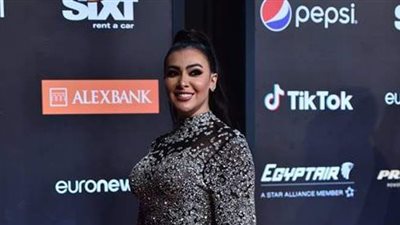 إطلالة أنيقة لمريهان حسين بحفل ختام مهرجان الجونة السينمائي