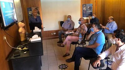 وزير السياحة والآثار يلتقي أعضاء غرفة الغوص والأنشطة البحرية لمناقشة التعاون المشترك