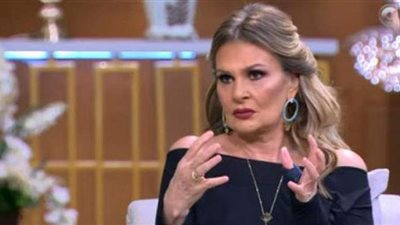 يسرا تكشف لأول مرة قصة معاناتها مع والدها: مكنتش بحبه لهذه الأسباب | فيديو