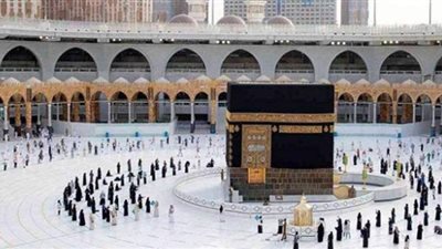 السعودية تشترط على المعتمرين الحجز المسبق لأداء الصلوات
