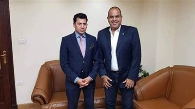 اتحاد الغوص يعلن محاولة تسجيل رقم قياسي لأعلى قفزة خارج الماء بارتداء الزعانف المونو