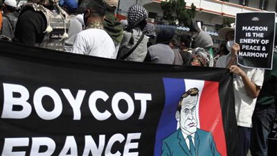 ماكرون: أتفهم مشاعر المسلمين ولا أتبنى الرسوم المسيئة