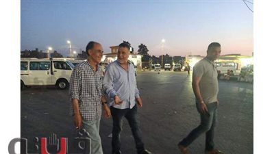 نائب رئيس مجلس مدينة طلخا يتفقد  الموقف العمومي ويستمع لشكاوى السائقين | صور