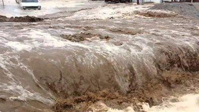 تصل لحد السيول.. الأرصاد الجوية تحذر من أمطار الغد