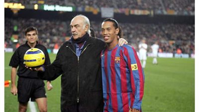 صفحة  برشلونة تنعى شون كونري: 