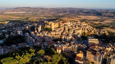 قرية إيطالية تمنحك هذا المبلغ المالي مقابل العيش فيها