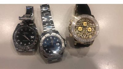 إحباط تهريب ٣ ساعات بحوزة راكب بمطار القاهرة| صور