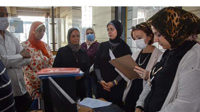 نائب محافط الإسكندرية تتفقد المركز التكنولوجي لخدمة المواطنين بحي الجمرك