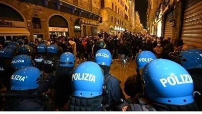 صدامات بين متظاهرين والشرطة الإيطالية في فلورنسا