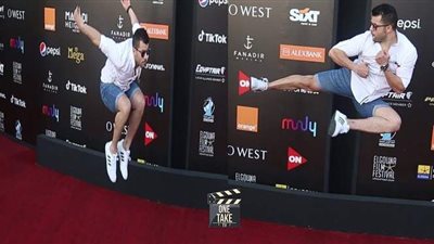 رامز أمير يرد على منتقدي استعراض لياقته البدنية على الريد كاربيت بمهرجان الجونة