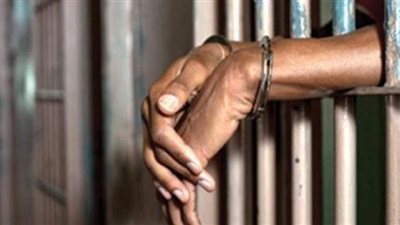 حبس عامل 4 أيام بتهمة النصب على المواطنين بزعم توفير فرص عمل بالخارج