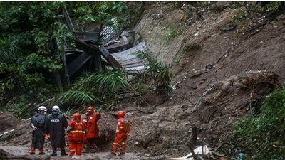 عشرات القتلى والمفقودين إثر انهيارات طينية في السلفادور