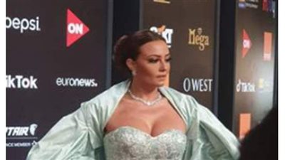 مفاجآت سارة لنجمات الفن في المناسبات العامة.. بشرى تبكي بعد طلب يدها للزواج  في مهرجان الجونة.. هبة مجدي تقرأ فاتحتها في عزاء