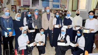 محافظ بني سويف يُسلًم أجهزة 